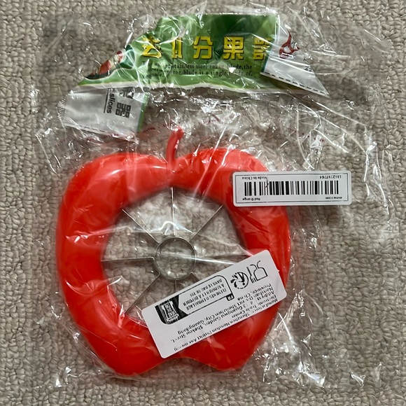 NWT - Apple Slicer - Picture 3 of 3
